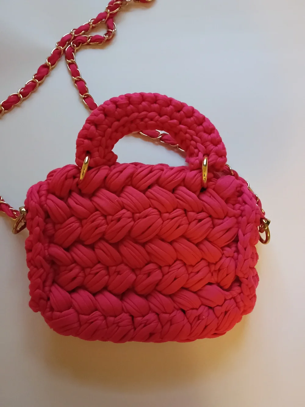 Handwoven Pink Crochet Crossbody Bag with Gold-Trim Chain